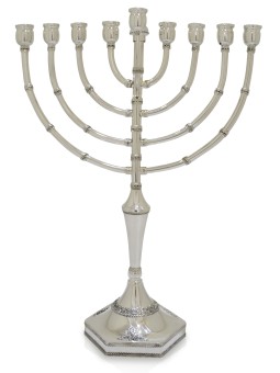 חנוכיית חנוכה קינטית גדולה עם פיליגרן, מתנות לחנוכה, ישראל